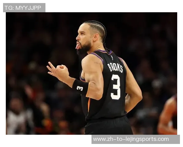 布克:客场获问候赞波特兰球迷,反思崩盘称狄龙可改动球队 布克:客场获问候赞波特兰球迷,反思崩盘称狄龙可改动球队